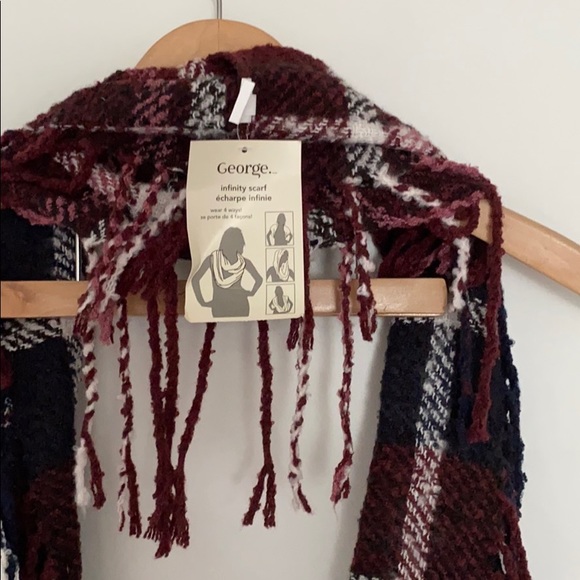 NWT Patterned Infinity Scarf - Picture 2 of 3